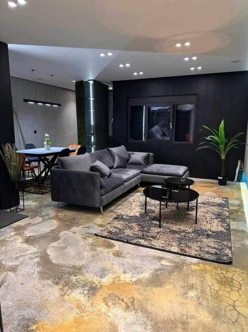 Appartamento Luxury Boutique / Komuna Parisit / Near To Tirana