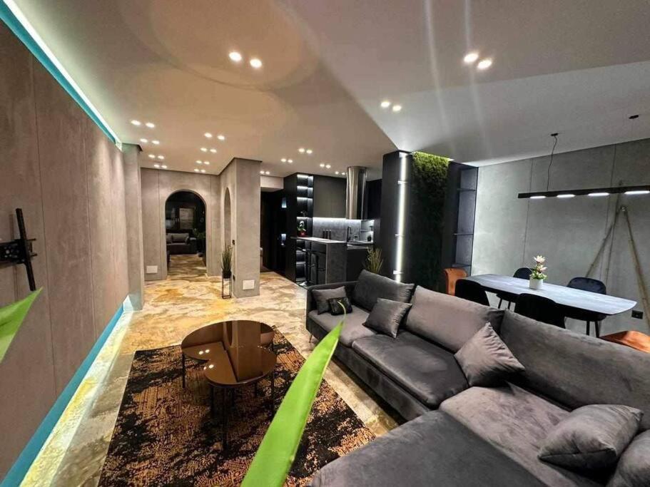Appartamento Luxury Boutique / Komuna Parisit / Near To Tirana